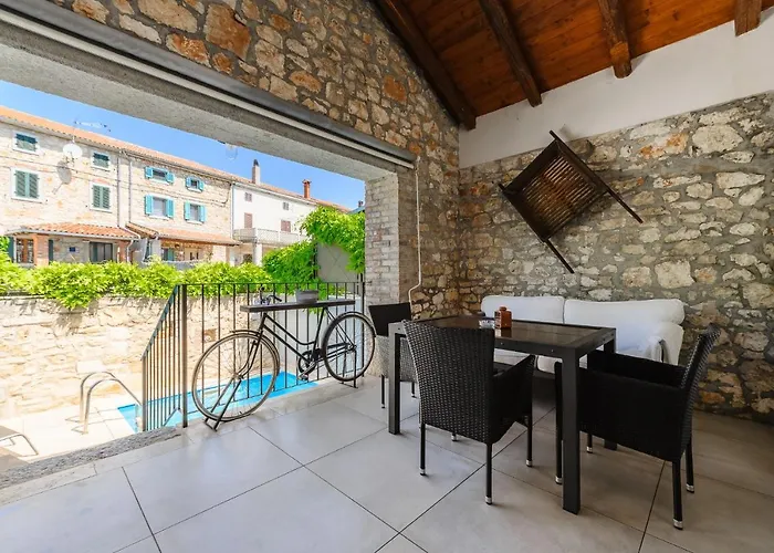 Vila Casa De Stalla With Private Pool In Poreč