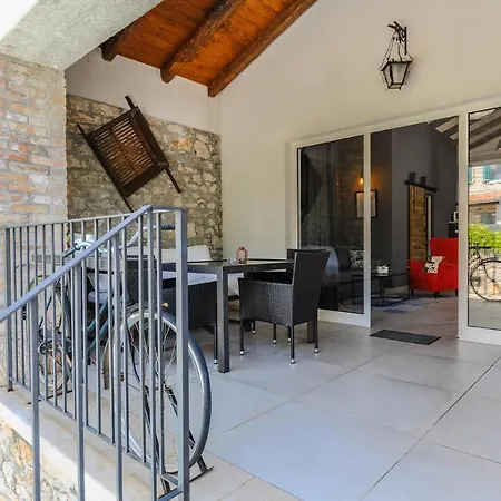 Casa De Stalla With Private Pool In Вилла Пореч