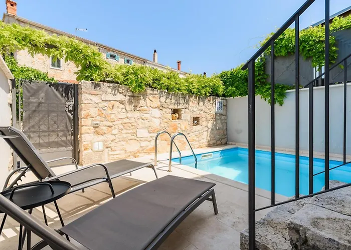 Villa Casa De Stalla With Private Pool In Porec