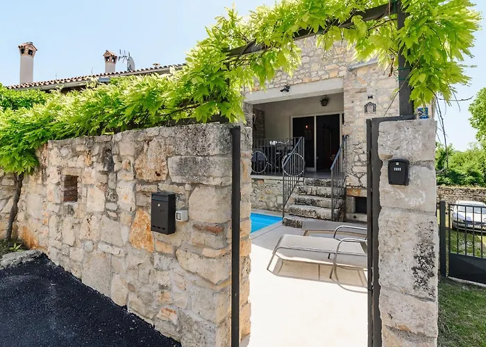 Casa De Stalla With Private Pool In Villa